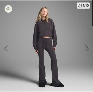 ISO: skims high waist pants OR similar!